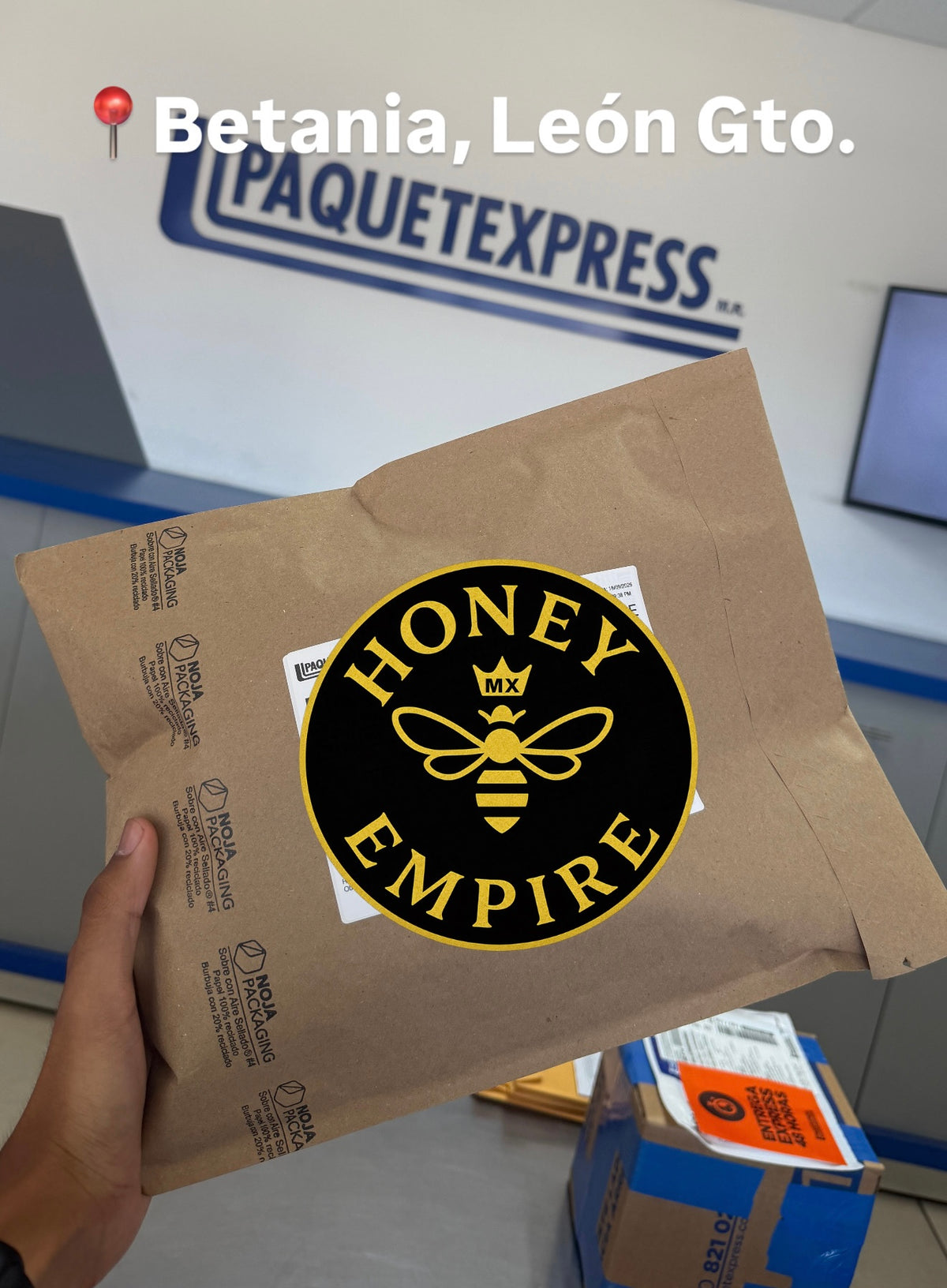 Entrega de un pedido de Honey Empire MX